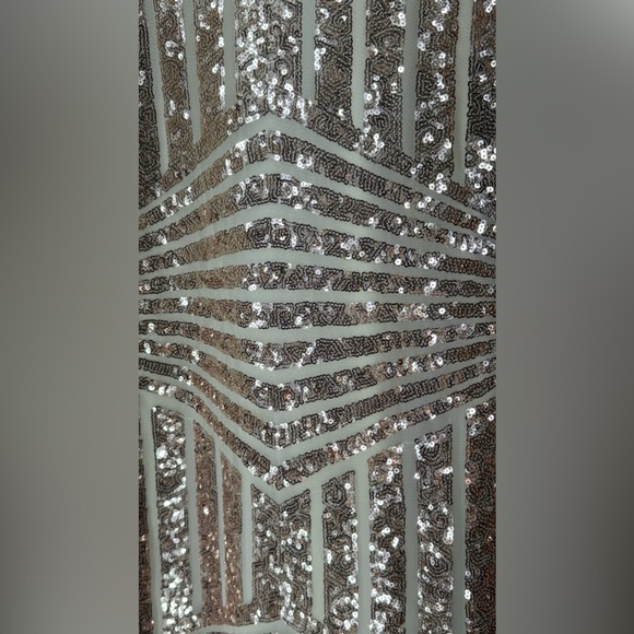 Boohoo Sparkly mini dress size 4 light peach long sleeves - Picture 5 of 13